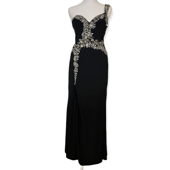 Fiesta Dresses & Skirts - FIESTA long Black beaded sequin Prom Special Event One shoulder Gown XS